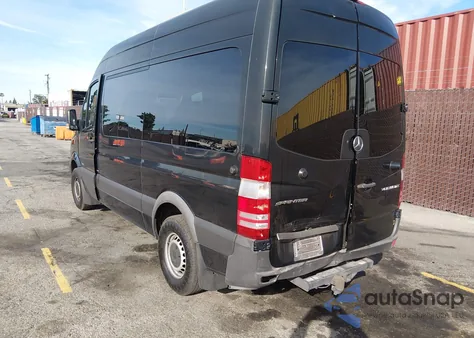 2015 Mercedes-Benz Sprinter 2500 Normal Roof z USA, uszkodzony, nr VIN WDZPE7CC6FP155568
